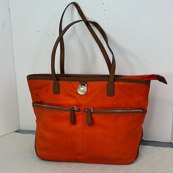Micheal Kors Kempton Handbag - Picture 1 of 9